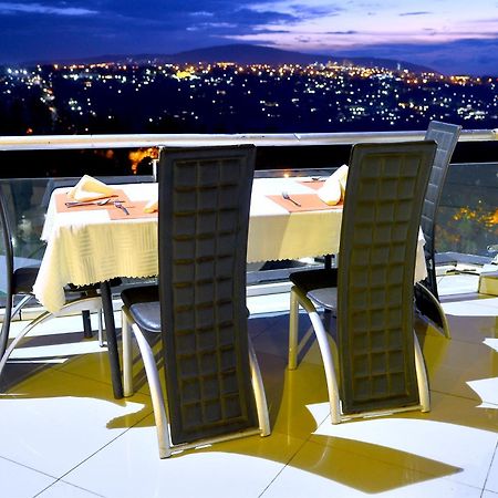 The Manor Hotel คิกาลี ภายนอก รูปภาพ