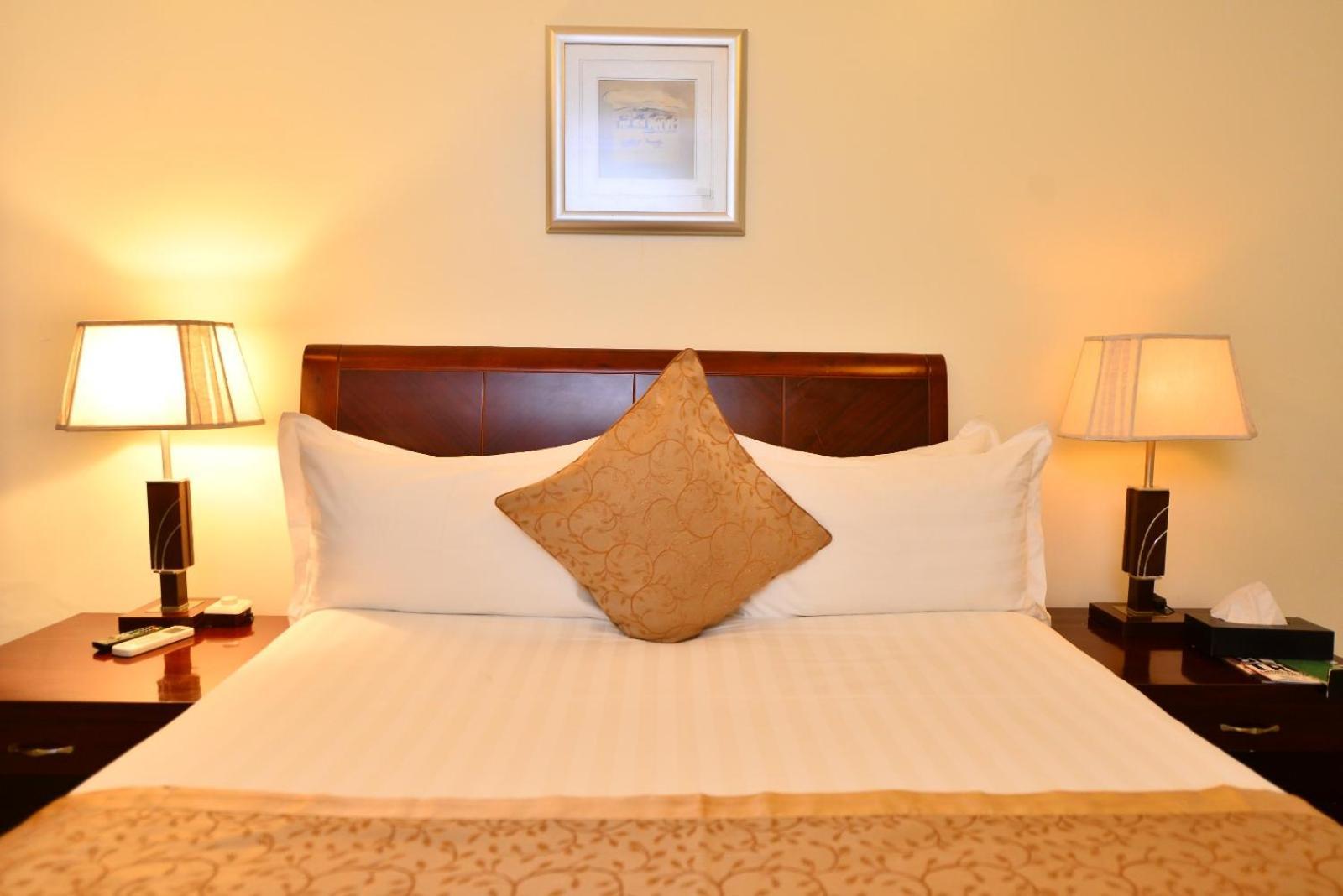 The Manor Hotel คิกาลี ภายนอก รูปภาพ