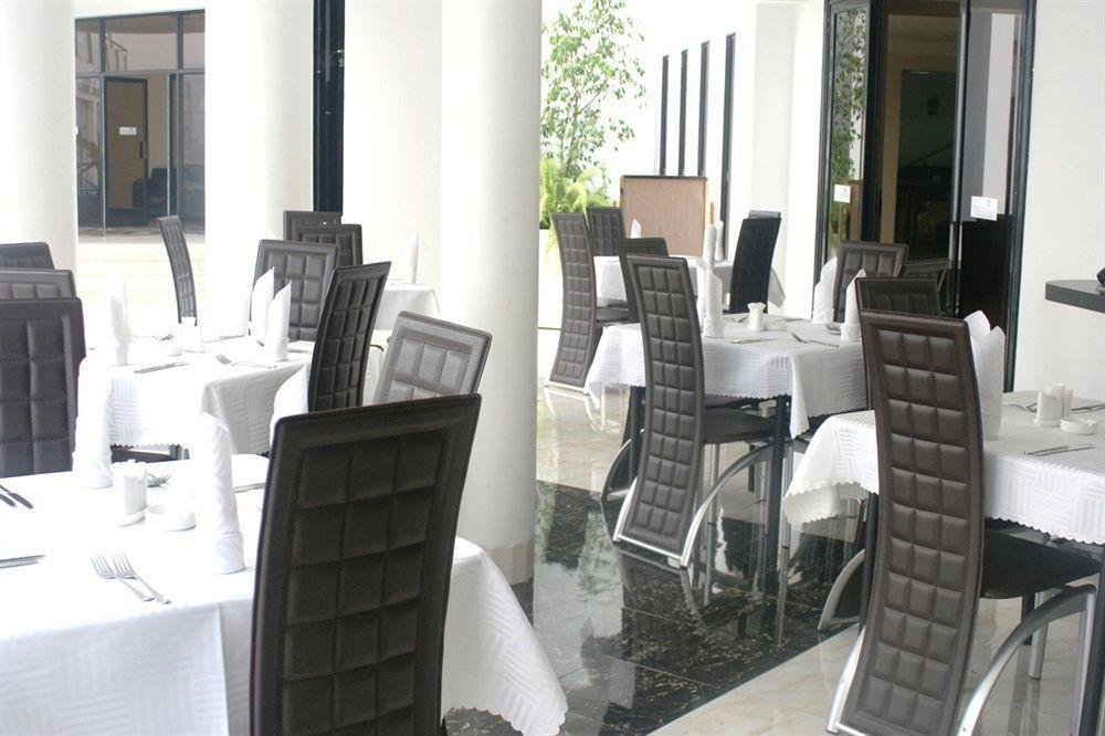 The Manor Hotel คิกาลี ภายนอก รูปภาพ