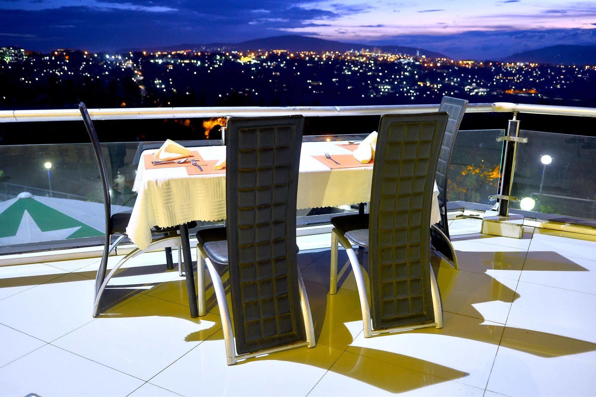 The Manor Hotel คิกาลี ภายนอก รูปภาพ