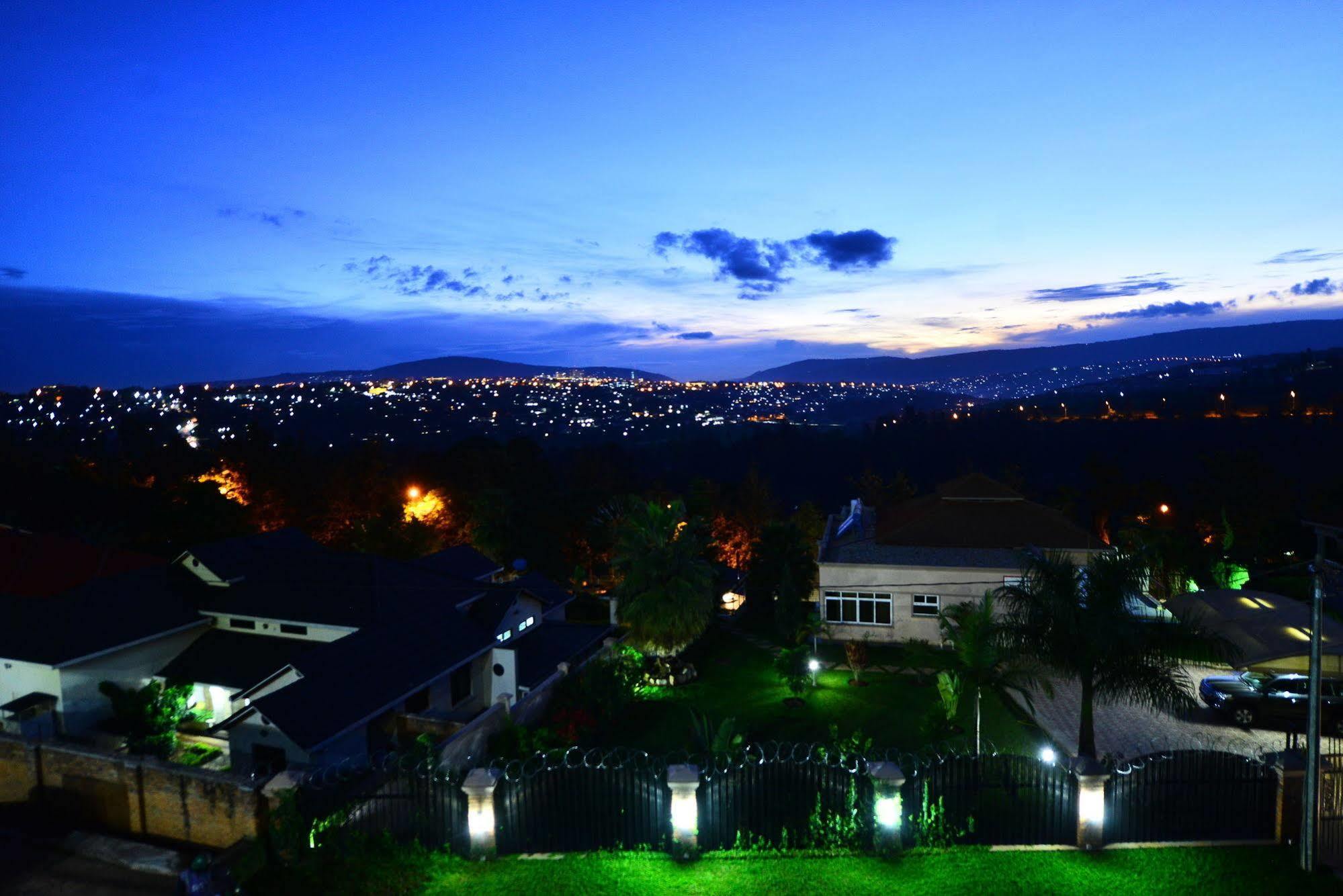 The Manor Hotel คิกาลี ภายนอก รูปภาพ