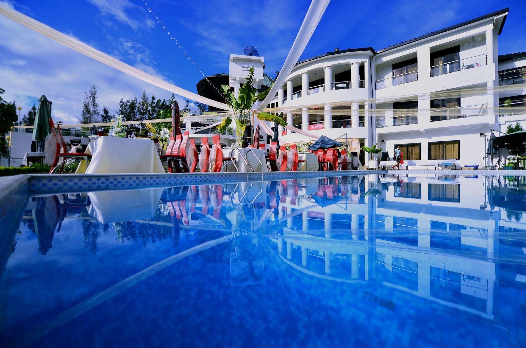 The Manor Hotel คิกาลี ภายนอก รูปภาพ