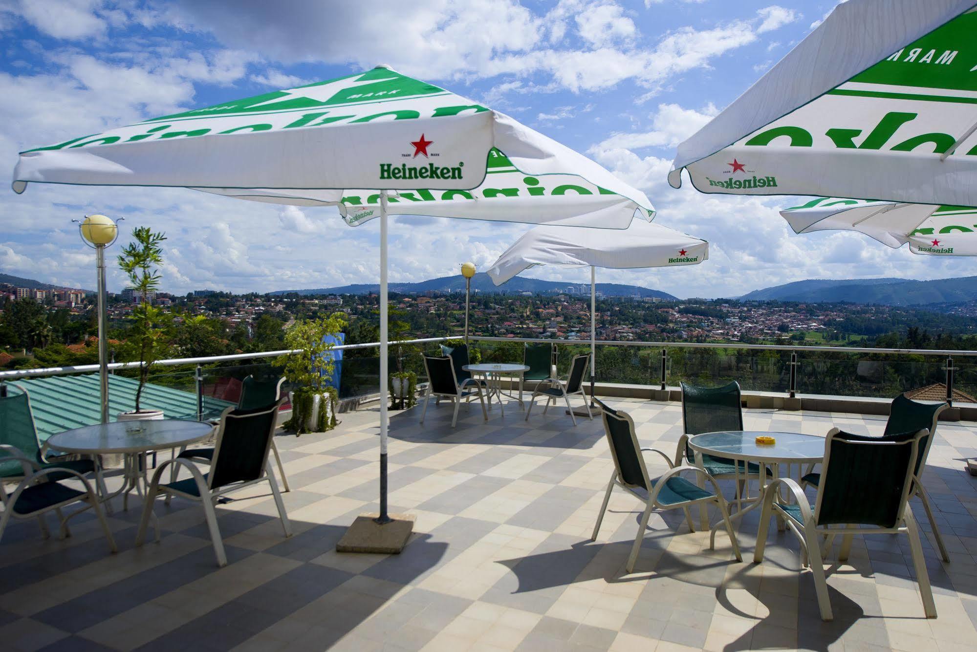 The Manor Hotel คิกาลี ภายนอก รูปภาพ