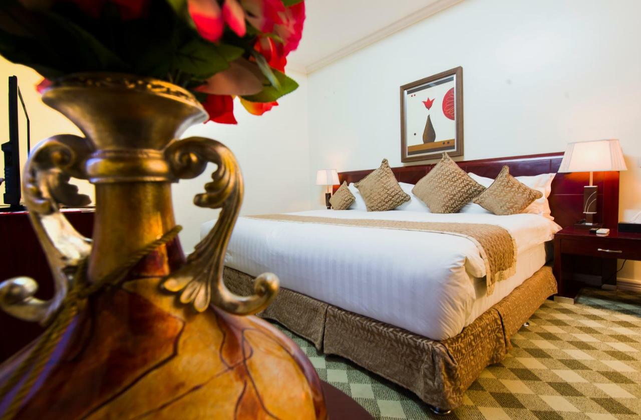 The Manor Hotel คิกาลี ภายนอก รูปภาพ